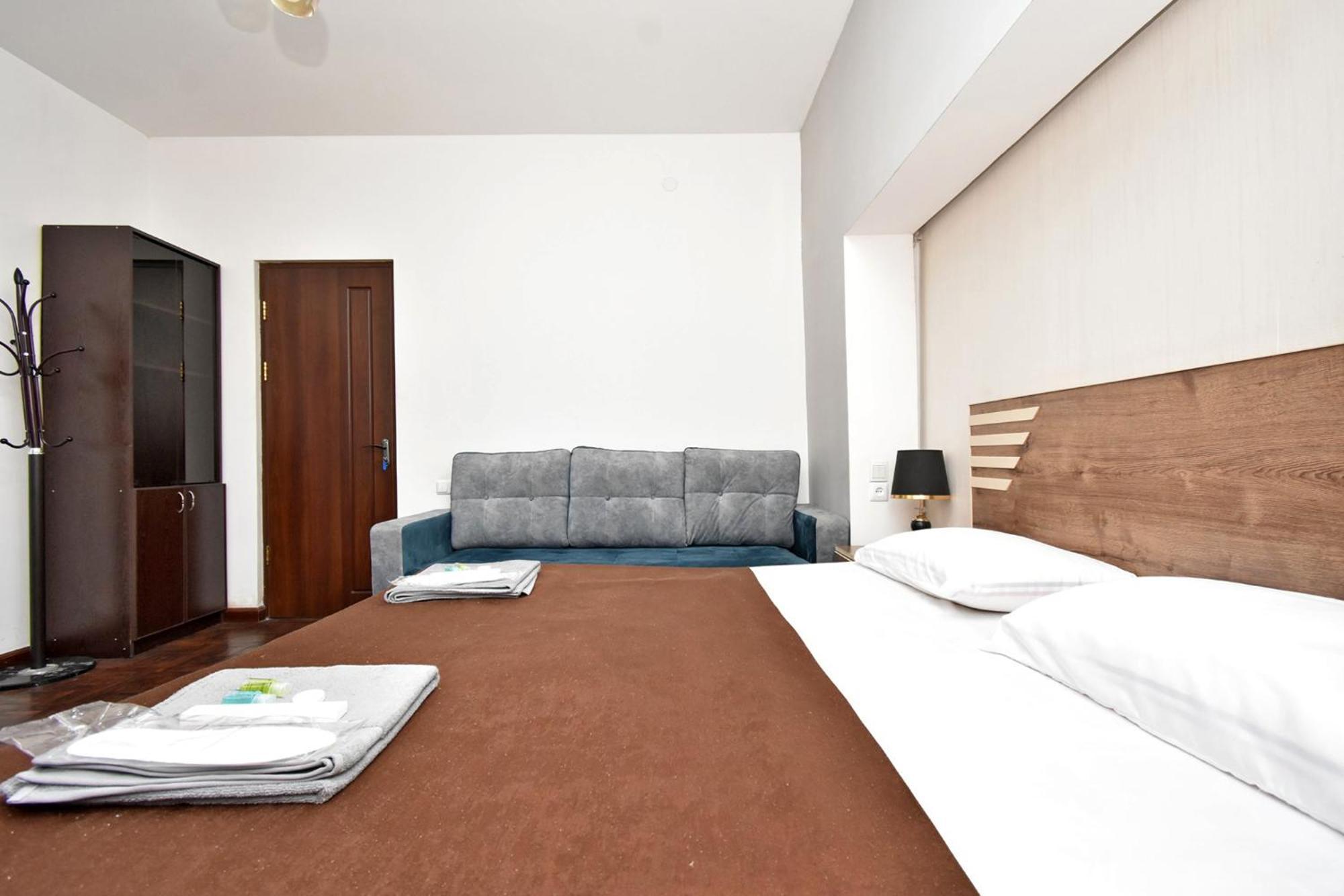 S A Guest House Yerevan Ngoại thất bức ảnh