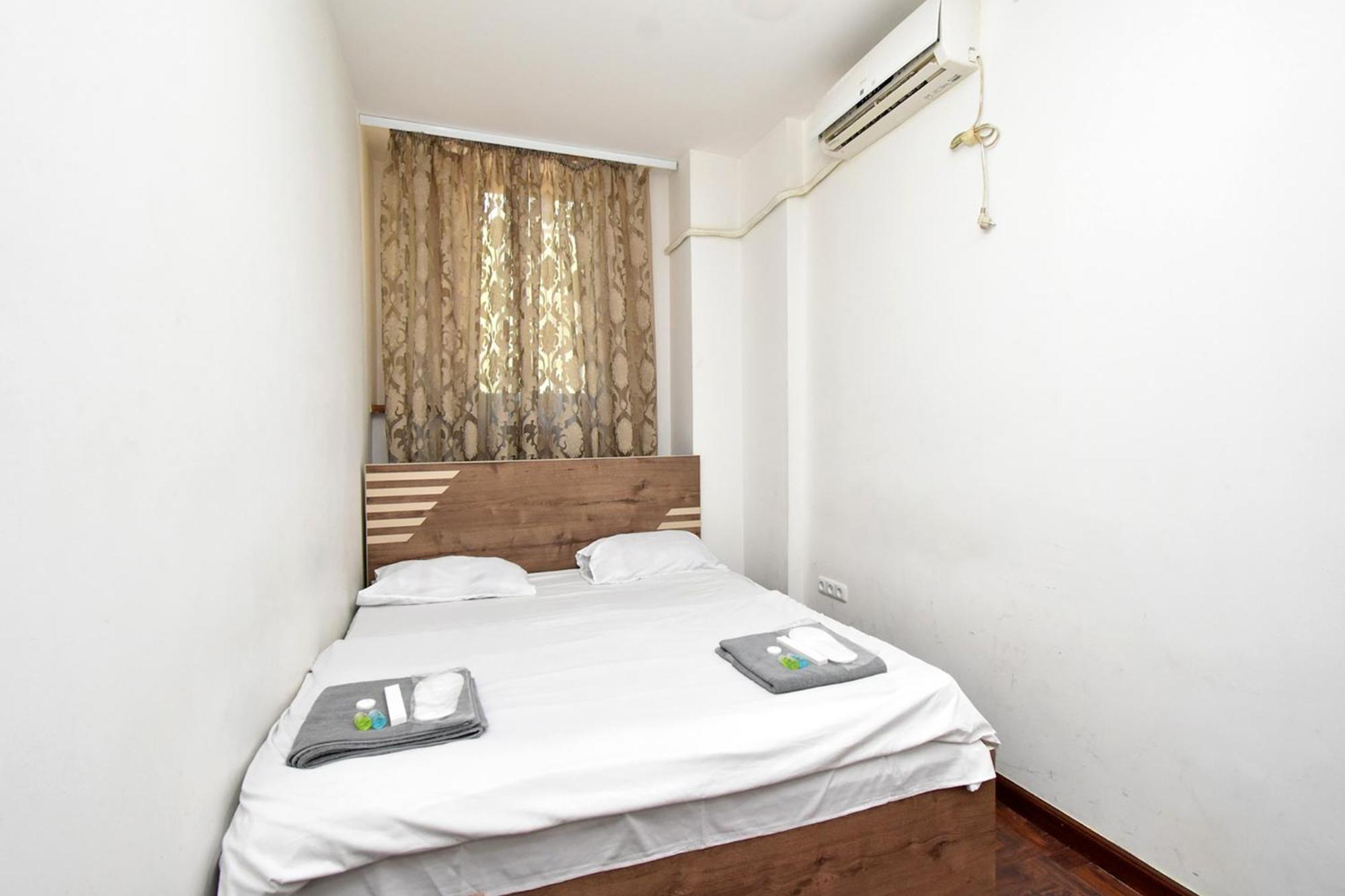 S A Guest House Yerevan Ngoại thất bức ảnh